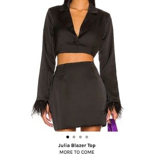 More to come Julia blazer top small